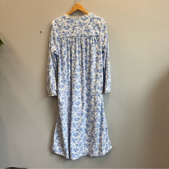 Lanz of Salzburg Medium Nightgown Fleece Blue White Floral Long Sleeve - Picture 8 of 10